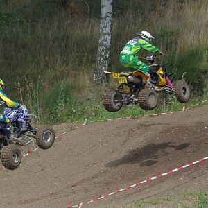 Cross010