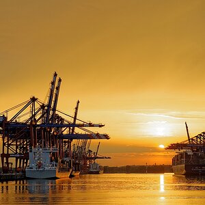 CTB,CTE abends,CMA CGM A.v.Humboldt 034 DxO v