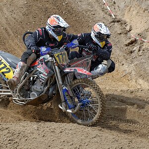 Cross018