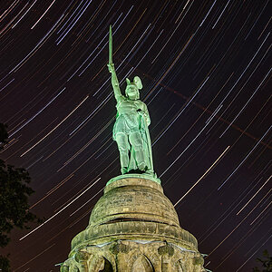 Startrails über dem Hermannsdenkmal