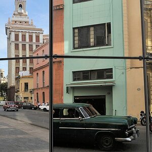 s1320 Spiegelungen in Havanna
1132
