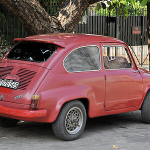 Fiat 600 - ganz sportlich mit Spoiler, neuen Heckleuchten (bäh) und Sportauspuff
3407