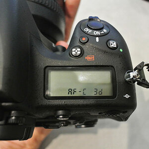 D750 Schulterdisplay