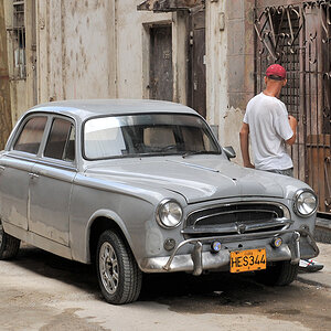 Peugeot 403 1955-1966
- Reifen sehen etwas klein aus ...
4299a