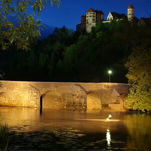 Brücke und Burg verkleinert