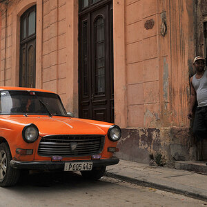 Peugeot 404 1960-1975 - ungewühnlich, dass die Blinker um die Ecken gehen, Export-Ausführung?
4773