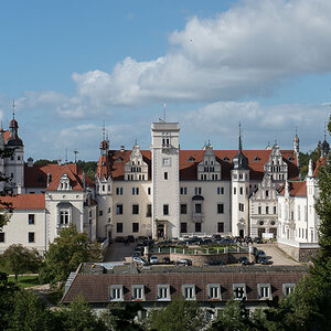 DSC1659
Schloss mit DDR-Bausünde im Vordergrund