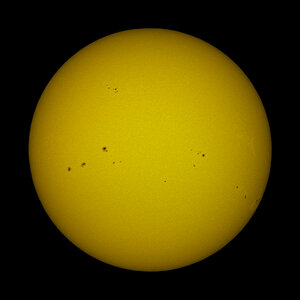 Morgensonne 1.3.2014

Pünktlich zum meteorologischen Frühlingsbeginn am 1. März  2014 lacht die Sonne vom blauen Himmel!

Nikon D610/Celestron C8 Ulti