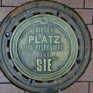 kanaldeckel platz sie