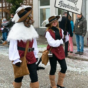 Buurefasend Hauingen 1817 122. Februar 2015

Mietz mietz mietz...!