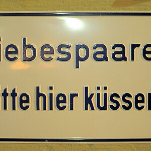 Dieses Schild habe ich vor dem Standesamt in Schwetzingen gefunden.
6917