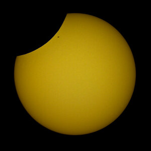 Bild 11, 11° 45´06"; ISO 100, 1/1250",

Nikon D610 am Celestron C8 Ultima PEC, Baader "AstroSolar" - Sonnenfilterfolie, SVA mit Kabelfernauslöser;