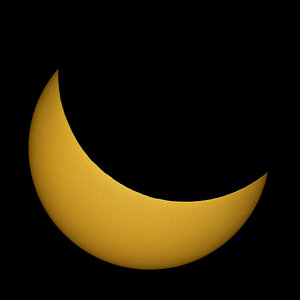 Bild 7, 10° 46´ 10"; ISO 100, 1/1250",

Nikon D610 am Celestron C8 Ultima PEC, Baader "AstroSolar" - Sonnenfilterfolie, SVA mit Kabelfernauslöser;
