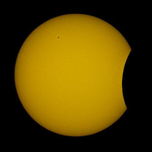Bild 2, 9° 45´ 54"; ISO 100, 1/1250",

Nikon D610 am Celestron C8 Ultima PEC, Baader "AstroSolar" - Sonnenfilterfolie, SVA mit Kabelfernauslöser;