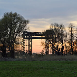 Hubbruecke Karnin Hafen, Sunset
