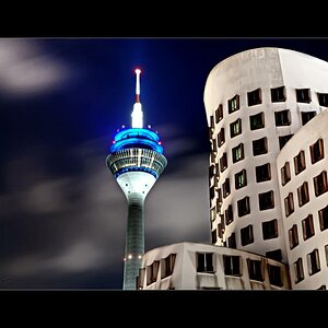 Fernsehturm + Gehry-Gebaüde