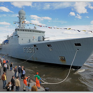 Ablegemanöver der HDMS Thetis (F357)
Ort: Hamburger Landungsbrücken
(11.05.2009)