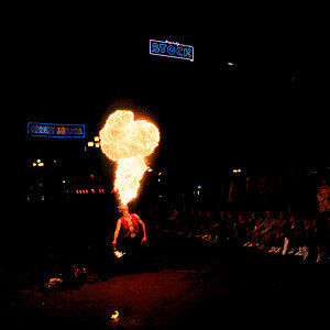 HDR-Bild des Ektachrome200-Dias eines Feuerschluckers /-Speiers in Florenz