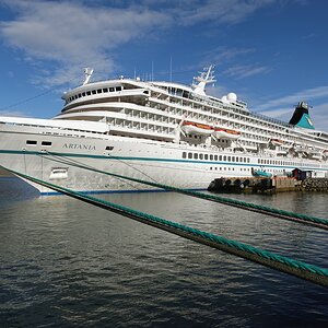 MS Artania vor Spitzbergen