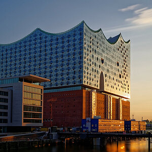 TS7,Elbphilharmonie,,Marco Polo,Schiffahrtsmuseum,Postgebäude 007 DxO