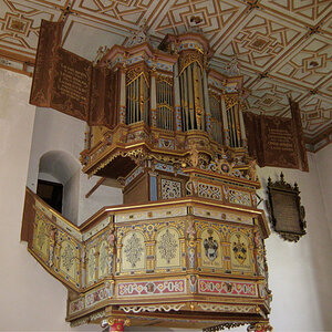 Orgel in der Kirche zu Stellichte in der Lüneburger Heide

Die ev. Kirche ist die ehemalige Gutskapelle. Sie ist ein „seltenes Beispiel einer qualität
