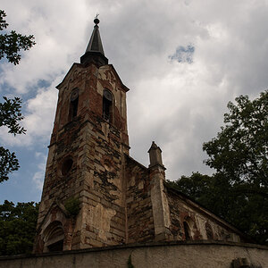 Lukova Geisterkirche 01