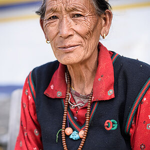 Gurung Frau in Ngawal klein