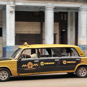 Stretch-Limo in Havanna
5014