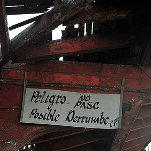 Warnschild am Bahnhof in Camagüey
8622