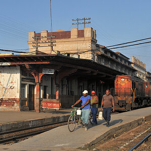 Einsturgefährdeter Bahnhof von Camagüey 81001
9041