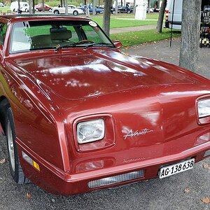915