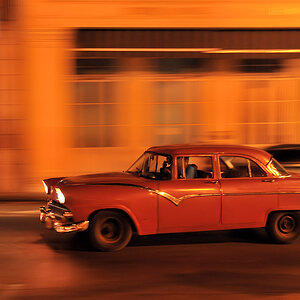 rot in Havanna
0946
