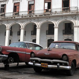 Pontiac und Plymouth in Havanna
 1244