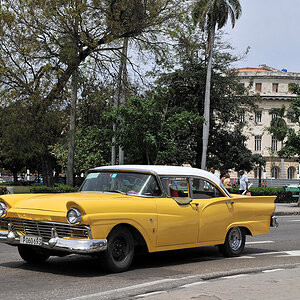 Ford Fairlane in Havanna
 1440