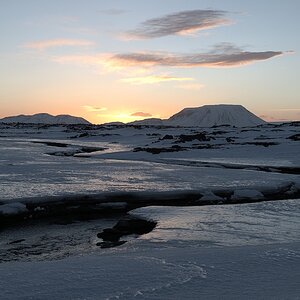 bReykjalid
Sonnenaufgang um 10:27
5015  1