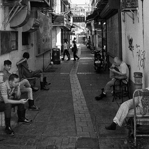 Macau/Taipa Altstadt im November 2015. "Morgens um halb 10 in Taipa". Nikon F3 mit AIS 3.5/20mm ohne Filter. Ilford Delta 400.