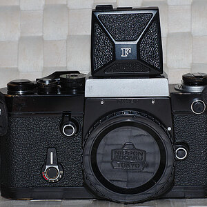 Nikon F2 mit "WaistLevel Finder" der Nikon F