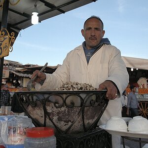 s375 Marrakech Schneckenkoch 1834  1