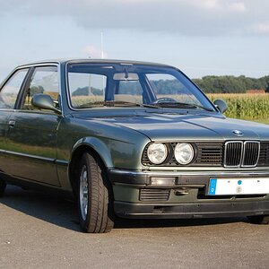 Mein 325e (die Spiegel gibts nicht mehr an dem Wagen!!)