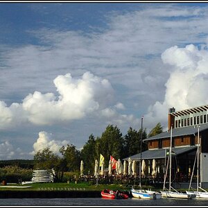 •Cafe Knatter•
Am Achterwasser von Ückeritz auf USEDOM.
Nikon D200 mit Nikkor AF-S DX 3,5-4,5/18-70mm G IF ED und Heliopan Polarisations Filter.