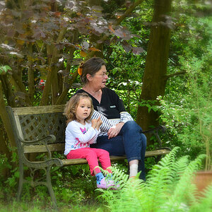 DSC 1009 Emilia mit Oma