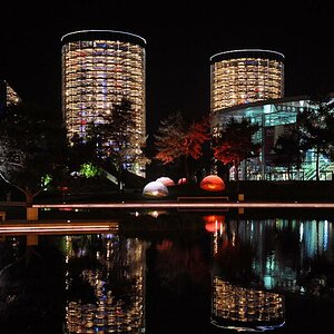 Autostadt Wolfsburg bei Nacht
