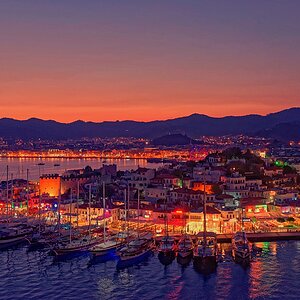 TS6 3005 DxO Marmaris at night v