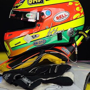 FIA GT 2009
Motorsport Arena Oschersleben
Helm von Luke Hines / Saleen S7