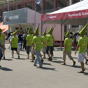 Fans mit weitem Weg