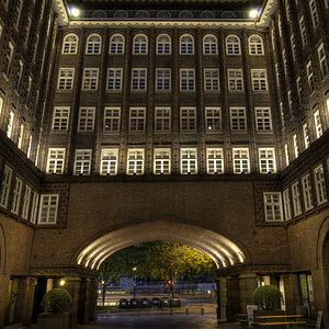 Chilehaus HH Innenhof 02 1 7
