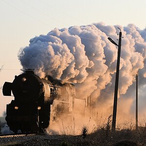 16 27 bei der Durchfahrt in Letnitsa
Strecke Lewski - Troyan

s215 16 27 8450