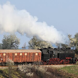 46 03 mit einen Fotogüterzug bei Kjustendil auf der Strecke Kjustendil - Gyueshevo

s620 bKjustendil 46 03 0275