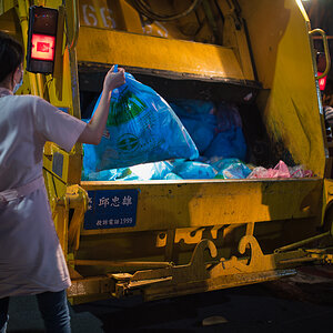 abendliche Müllentsorgung in Taipei