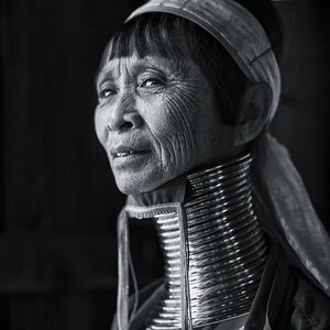 Karen - Portrait einer Frau der "Karen" am Inle See.